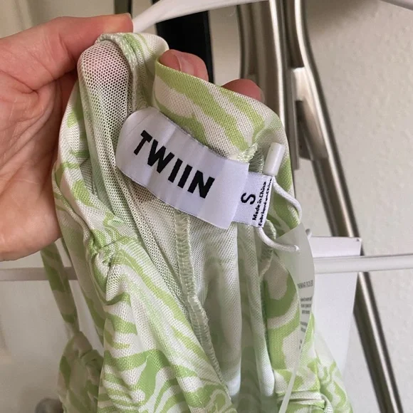 TWIIN Festival Mesh Flare Pant Coachella Outfit - Picture 3 of 4